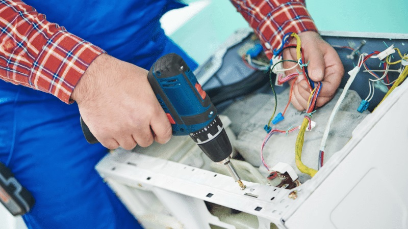 Yenimahalle Altus Altus çamaşır makinesi kart tamiri – Su almama arızası orijinal parça ile giderildi. - Teknik servis örneği